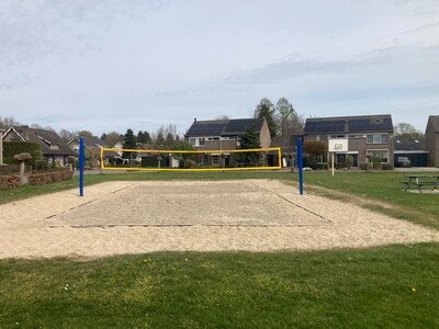 Beachvolleybalveld Willem Alexanderlaan is weer tip top!