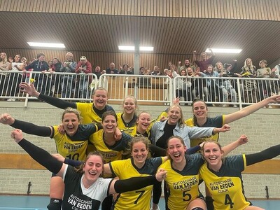 Dames 1 blijft in 1e divisie!